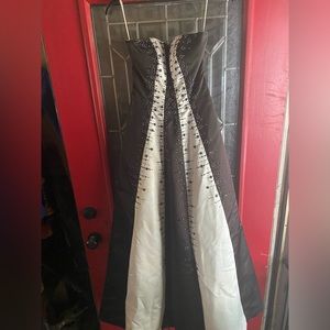 Black and white prom dress never worn